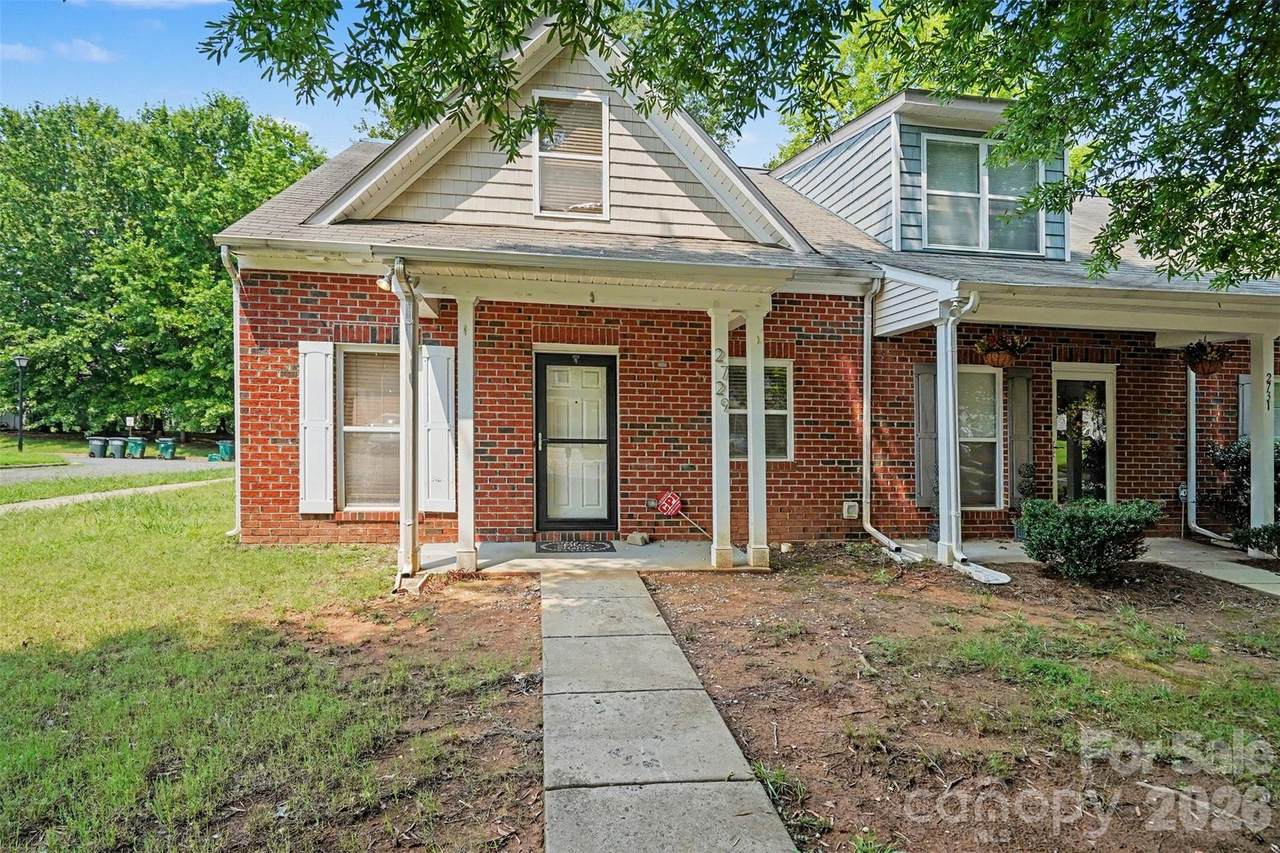 2729 Meadow Knoll Drive - Photo 1