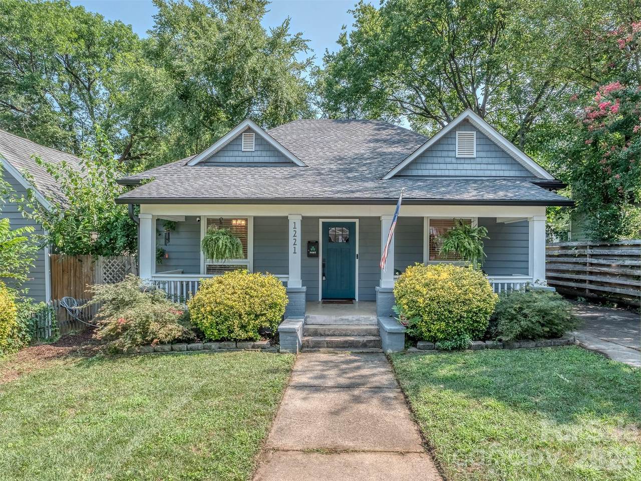1221 Kennon Street - Photo 1