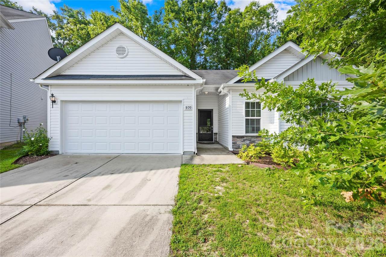 809 Gunnar Drive - Photo 1