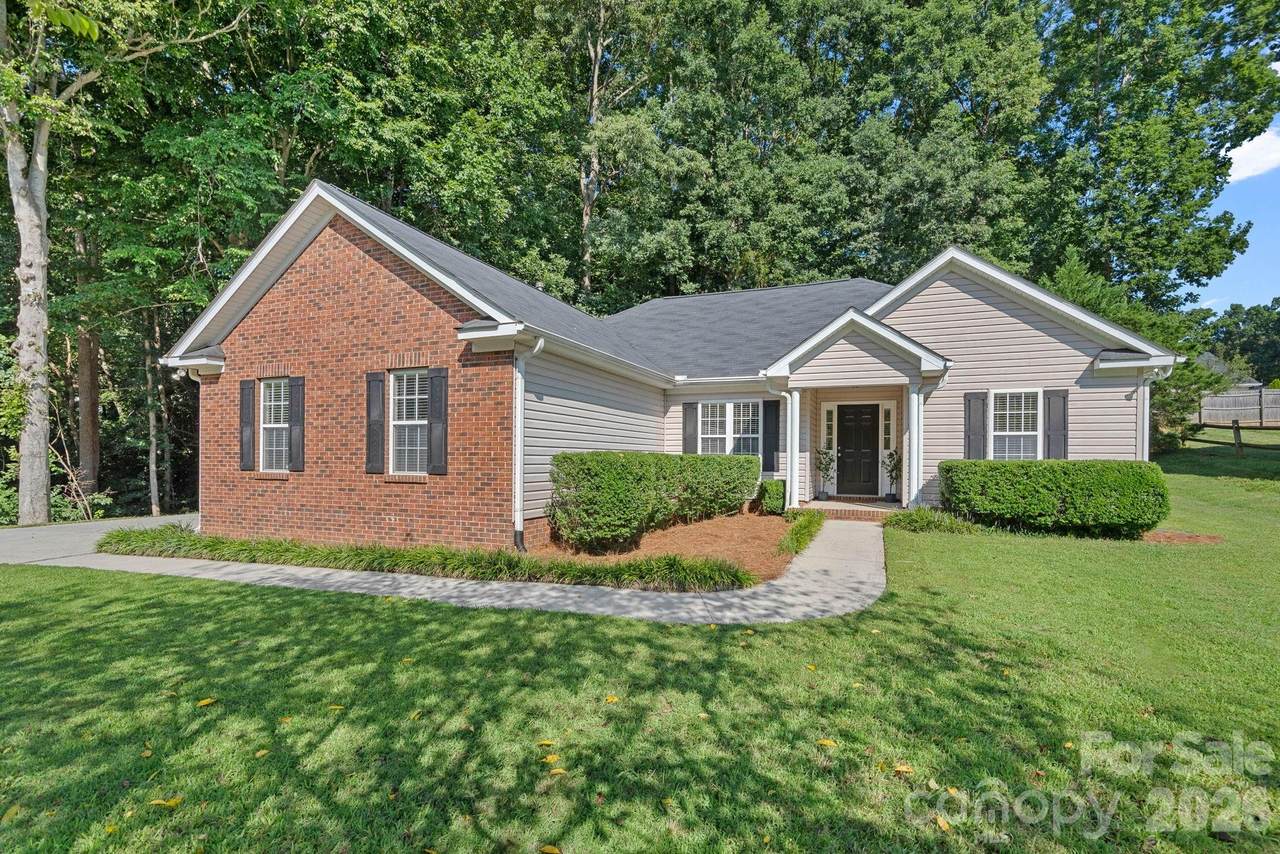 7219 Oxford Hunt Drive - Photo 1