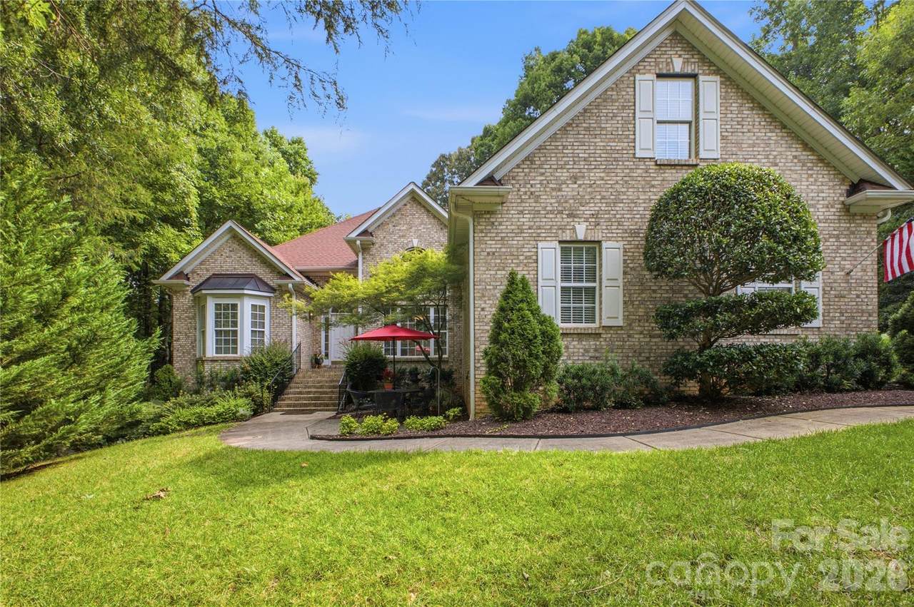 136 Edge Hill Drive - Photo 1