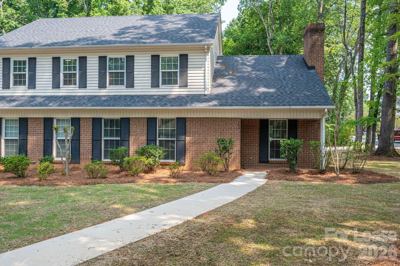 100 Cabell Way - Photo 1