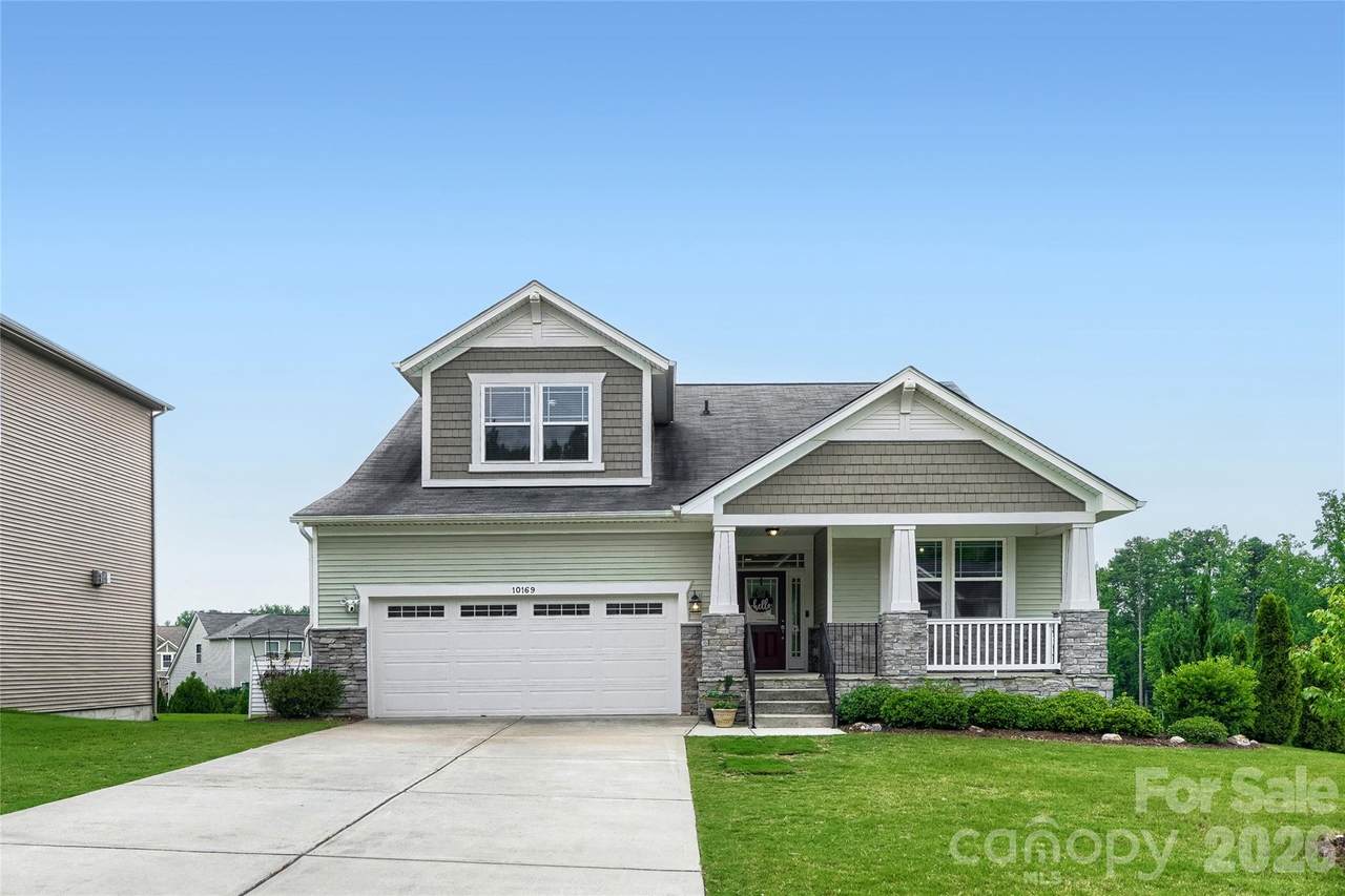 10169 Castlebrooke Drive - Photo 1