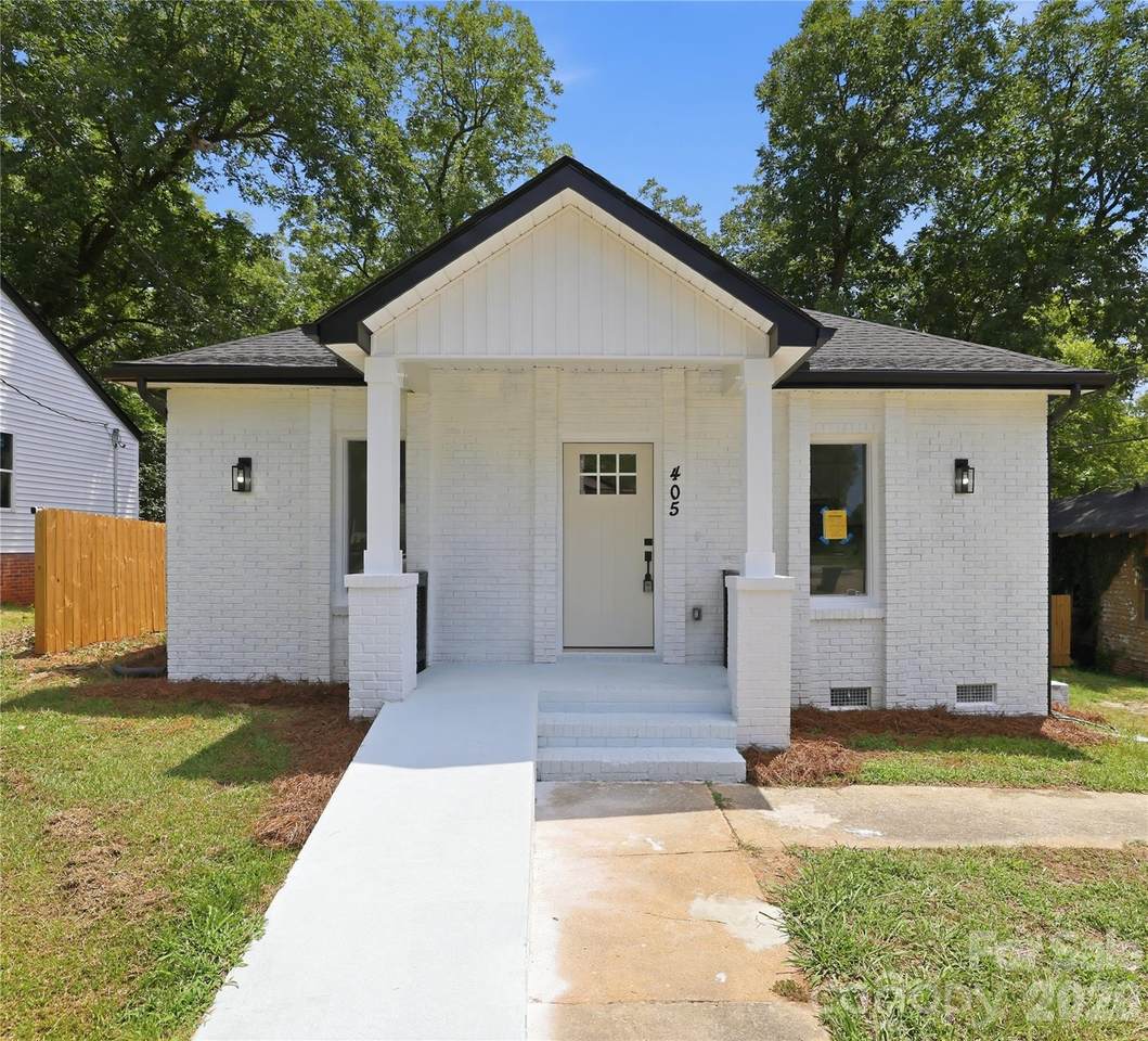 405 Gay Street - Photo 1
