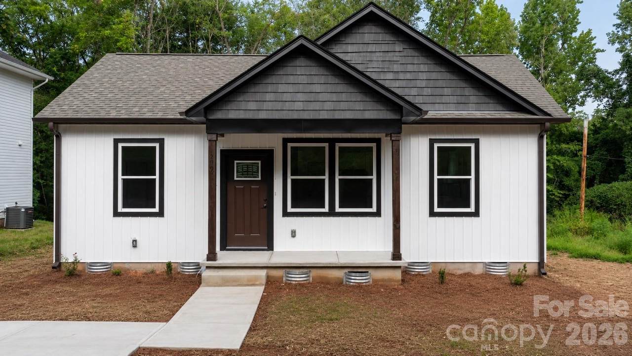 209 Knott Street - Photo 1