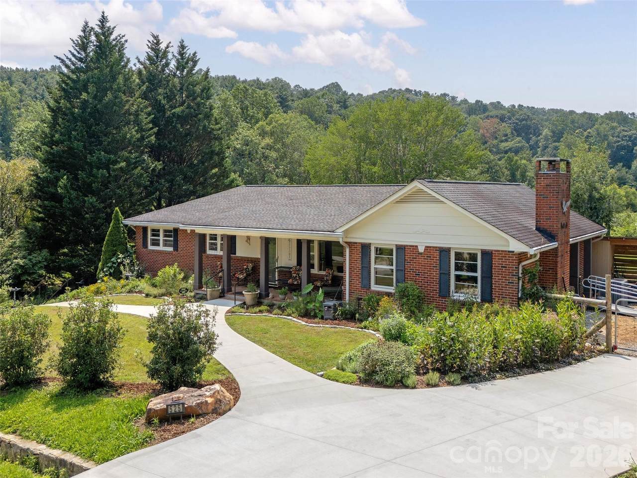 525 Carson Drive - Photo 1