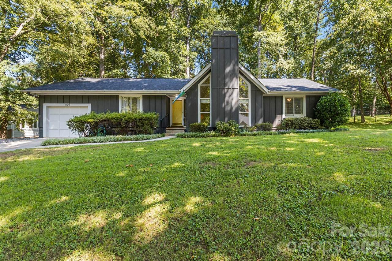 1109 Magnolia Street - Photo 1