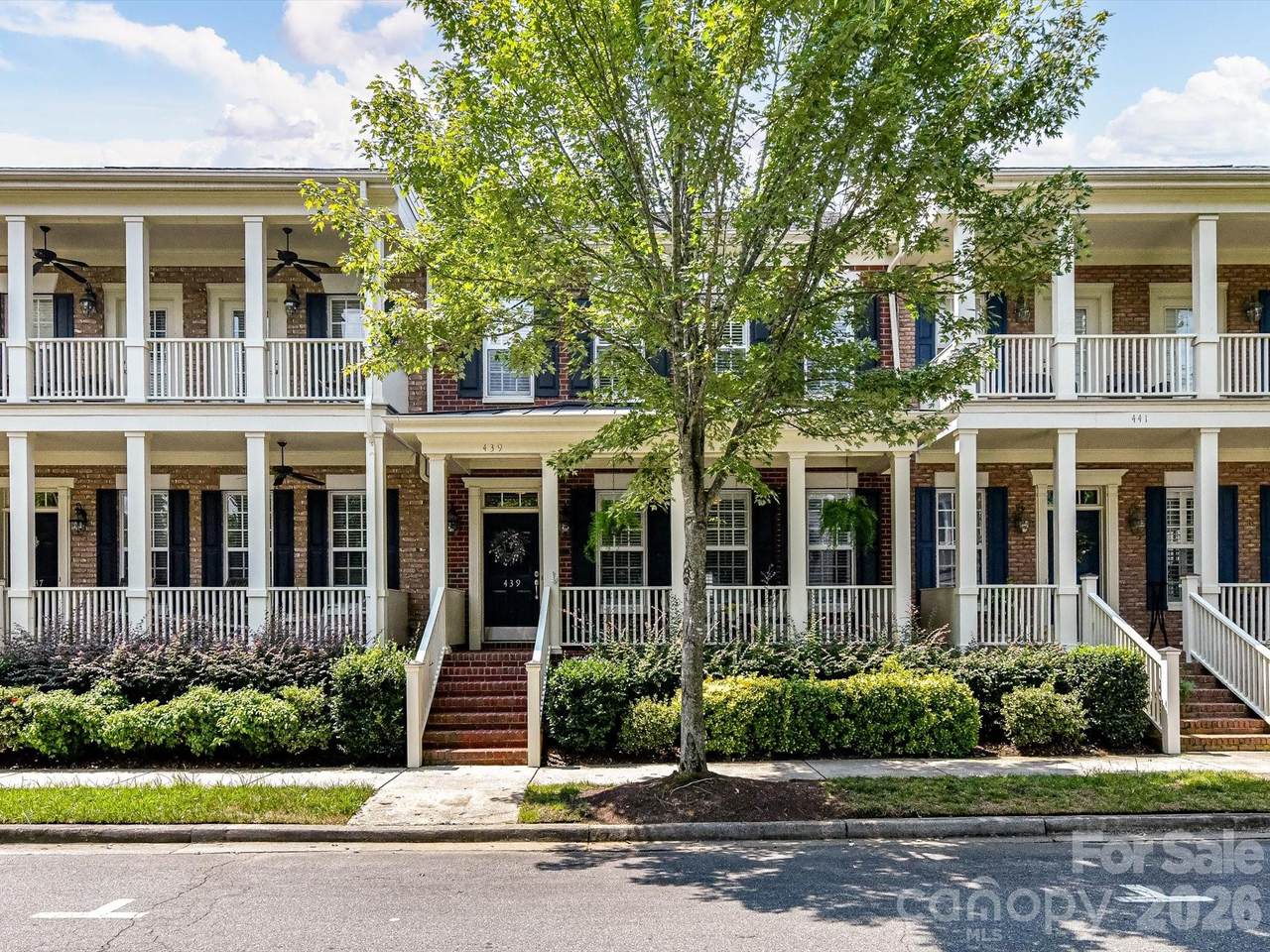 439 Ohenry Avenue - Photo 1
