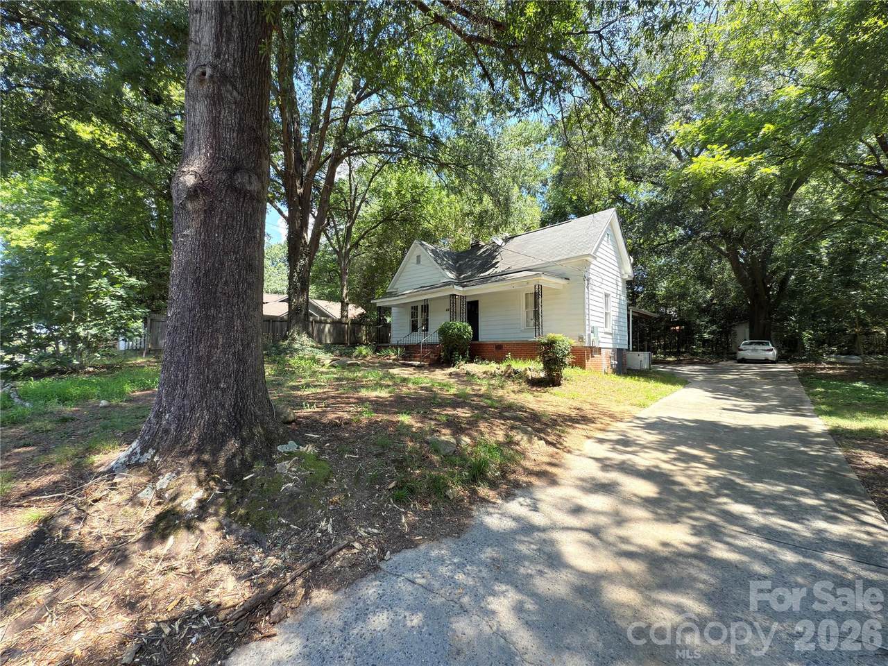650 Harris Street - Photo 1