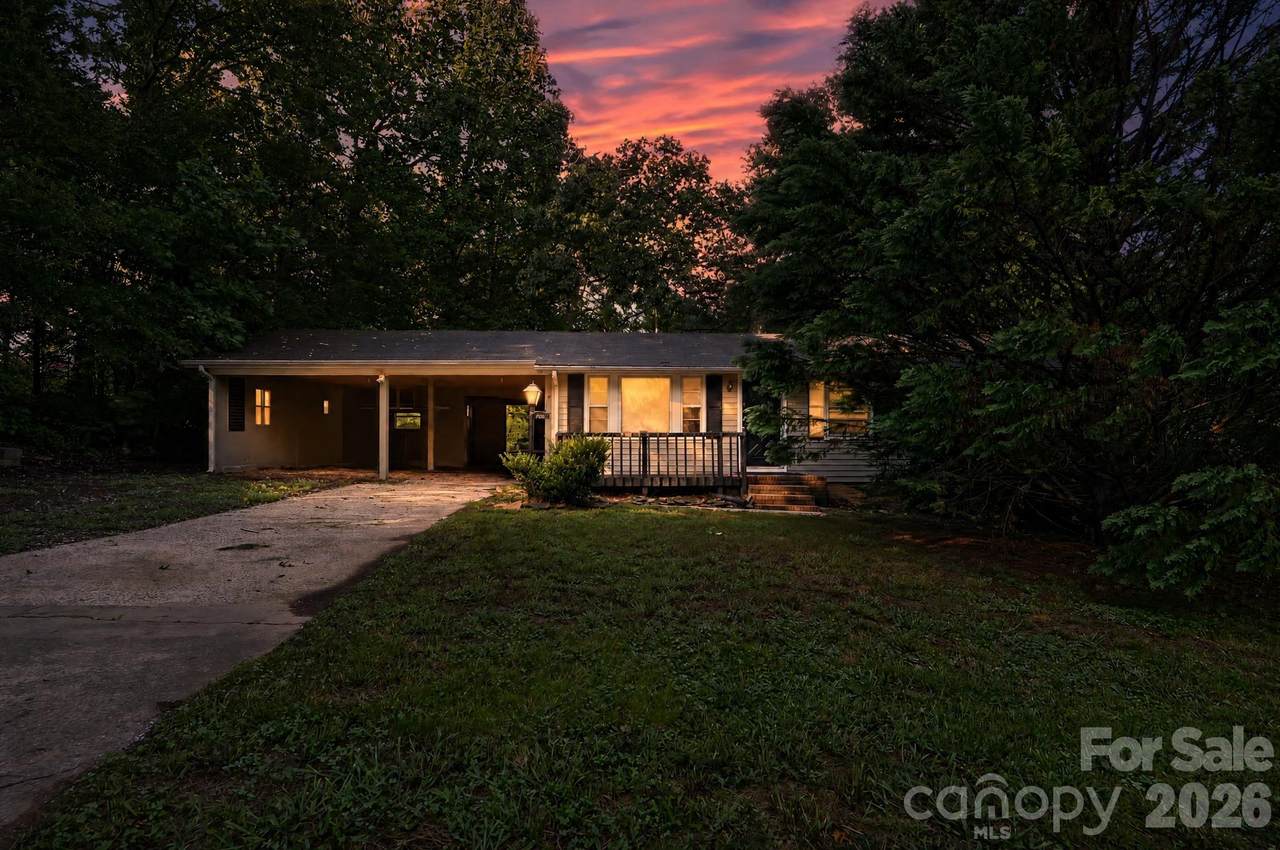 607 Texas Trail - Photo 1