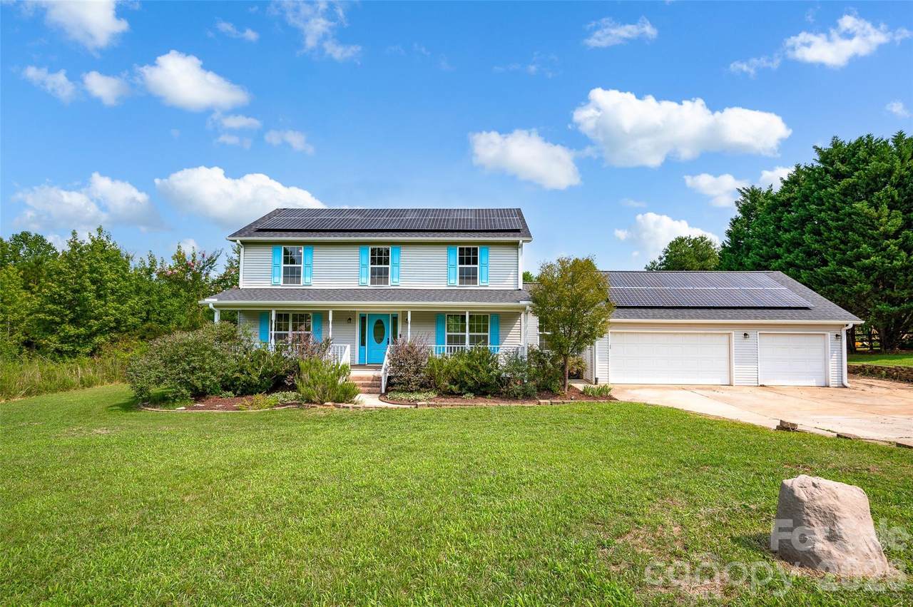 10724 Kingsview Drive - Photo 1