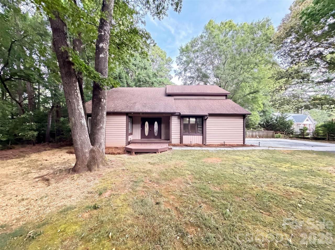 608 Amanda Drive - Photo 1