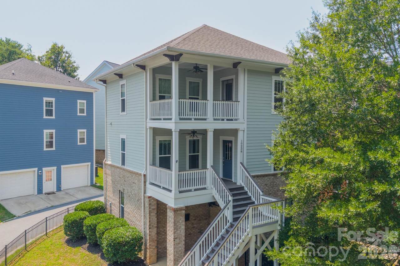 10236 Vanguard Parkway - Photo 1