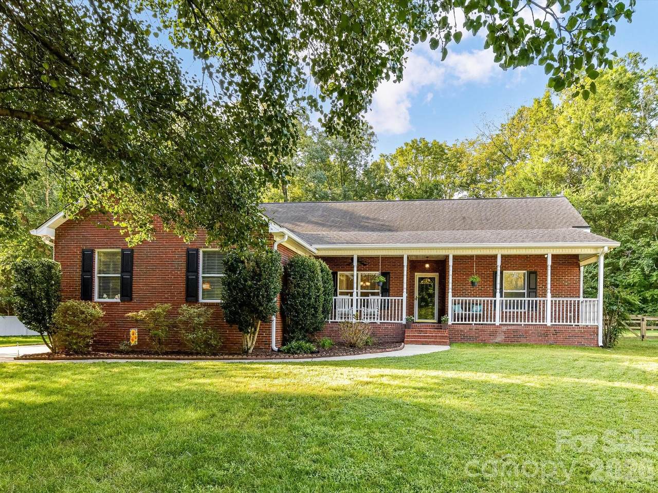 8227 Laurel Oak Court - Photo 1