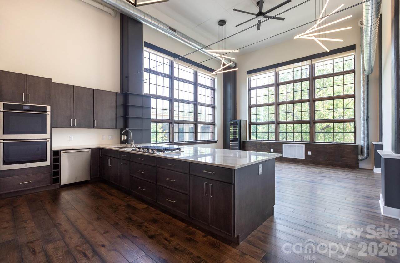 715 Graham Street - Photo 1