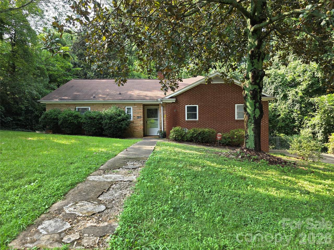 843 Stockton Street - Photo 1