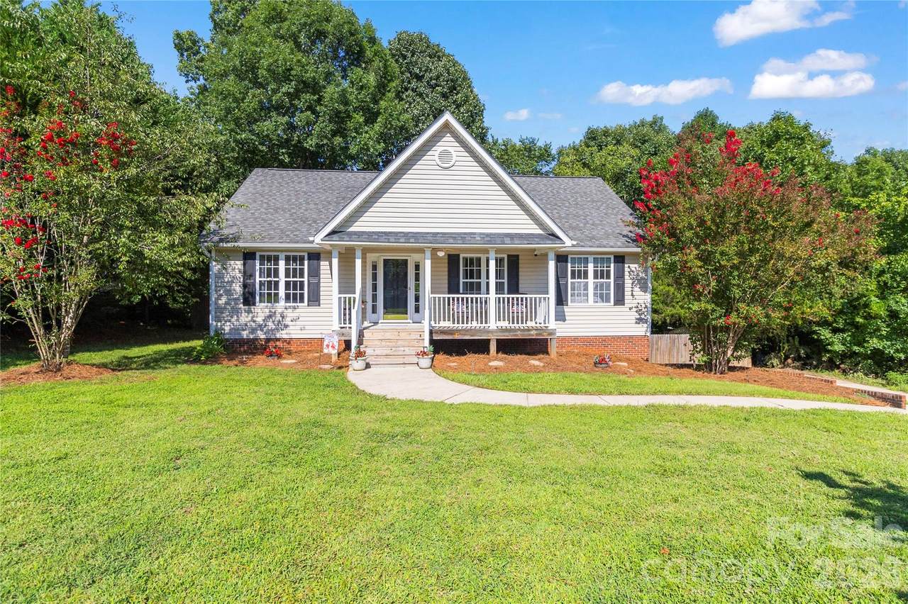 200 Autumn Woods Boulevard - Photo 1