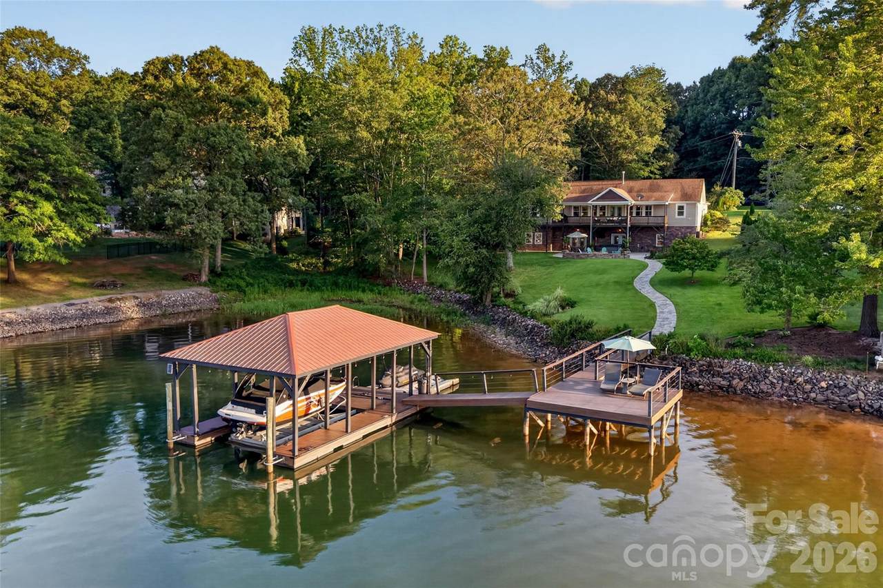 7144 Lynbrook Creek Road - Photo 1