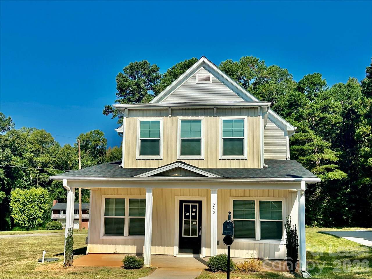 260 Mills Avenue - Photo 1