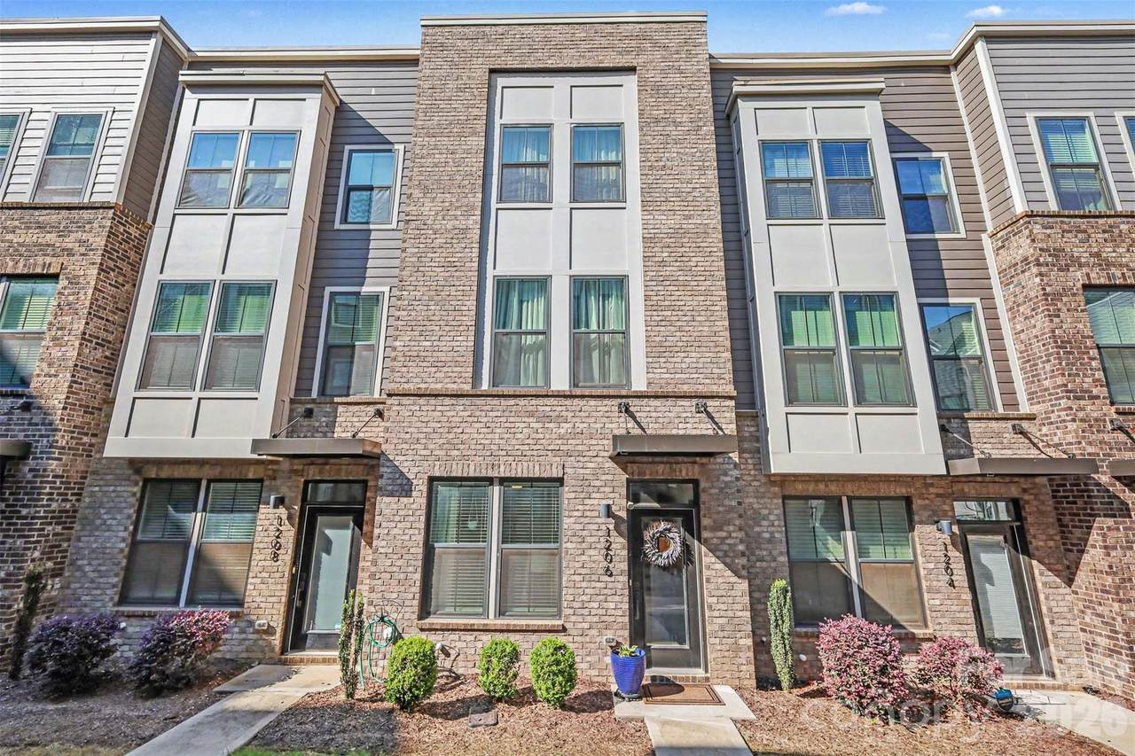 1206 Gleason Way - Photo 1