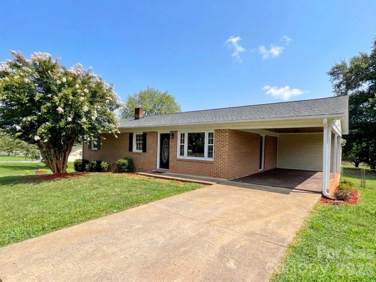 104 Dyer Drive - Photo 1