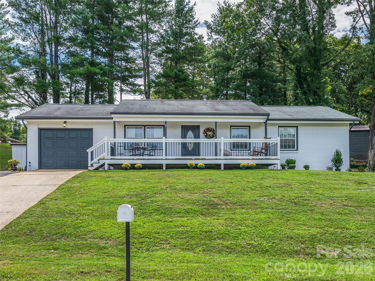 7 Southwicke Drive - Photo 1