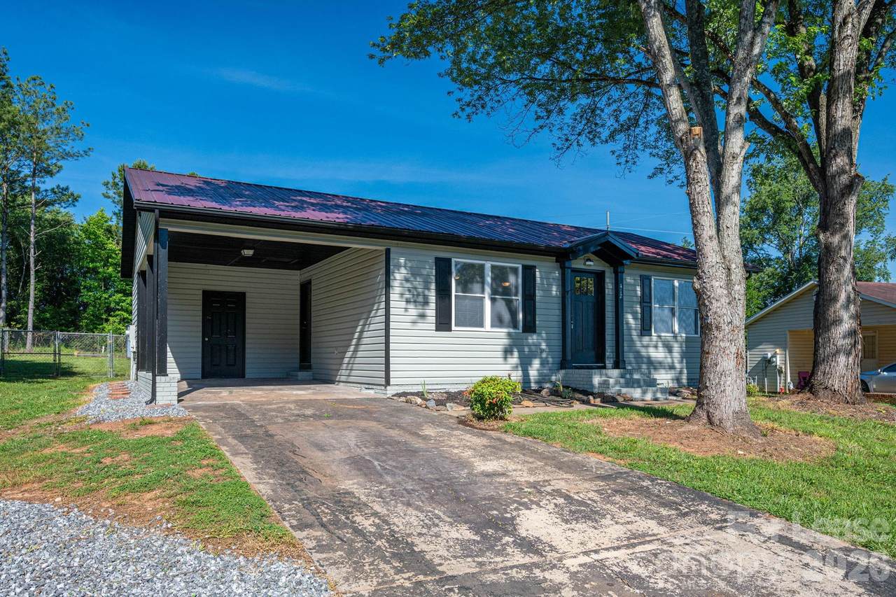 412 Forest Drive - Photo 1