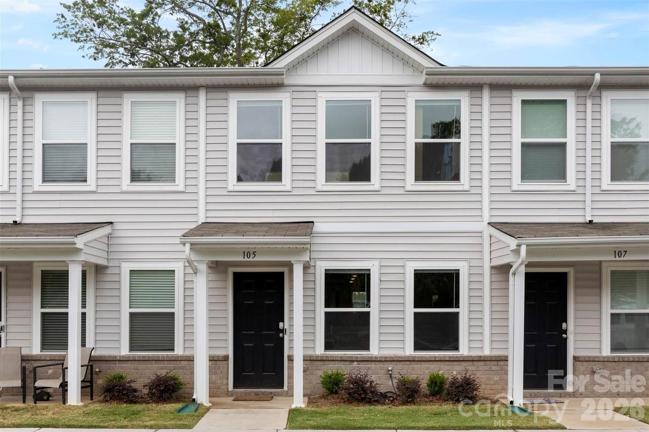 105 Villa Lane - Photo 1