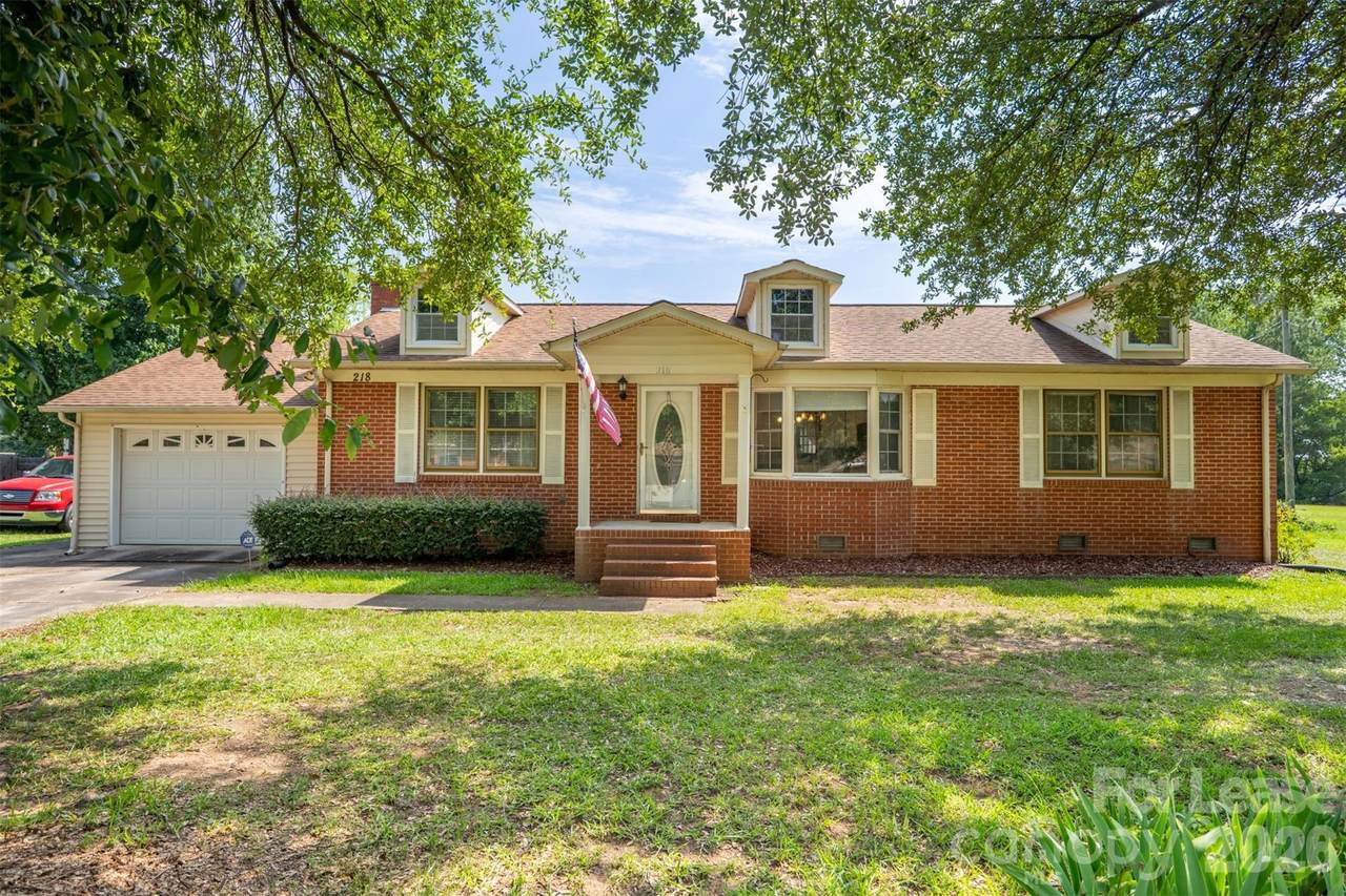 218 Plantation Road - Photo 1