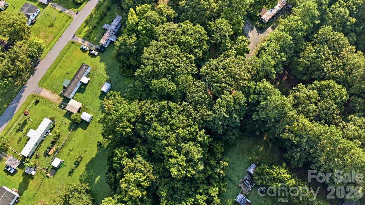 101 Maxwell Drive - Photo 1