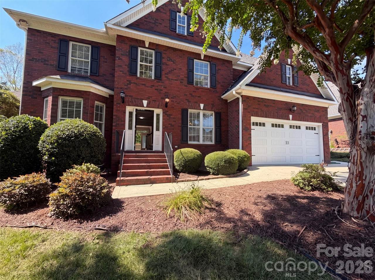 114 Stirling Heights Lane - Photo 1