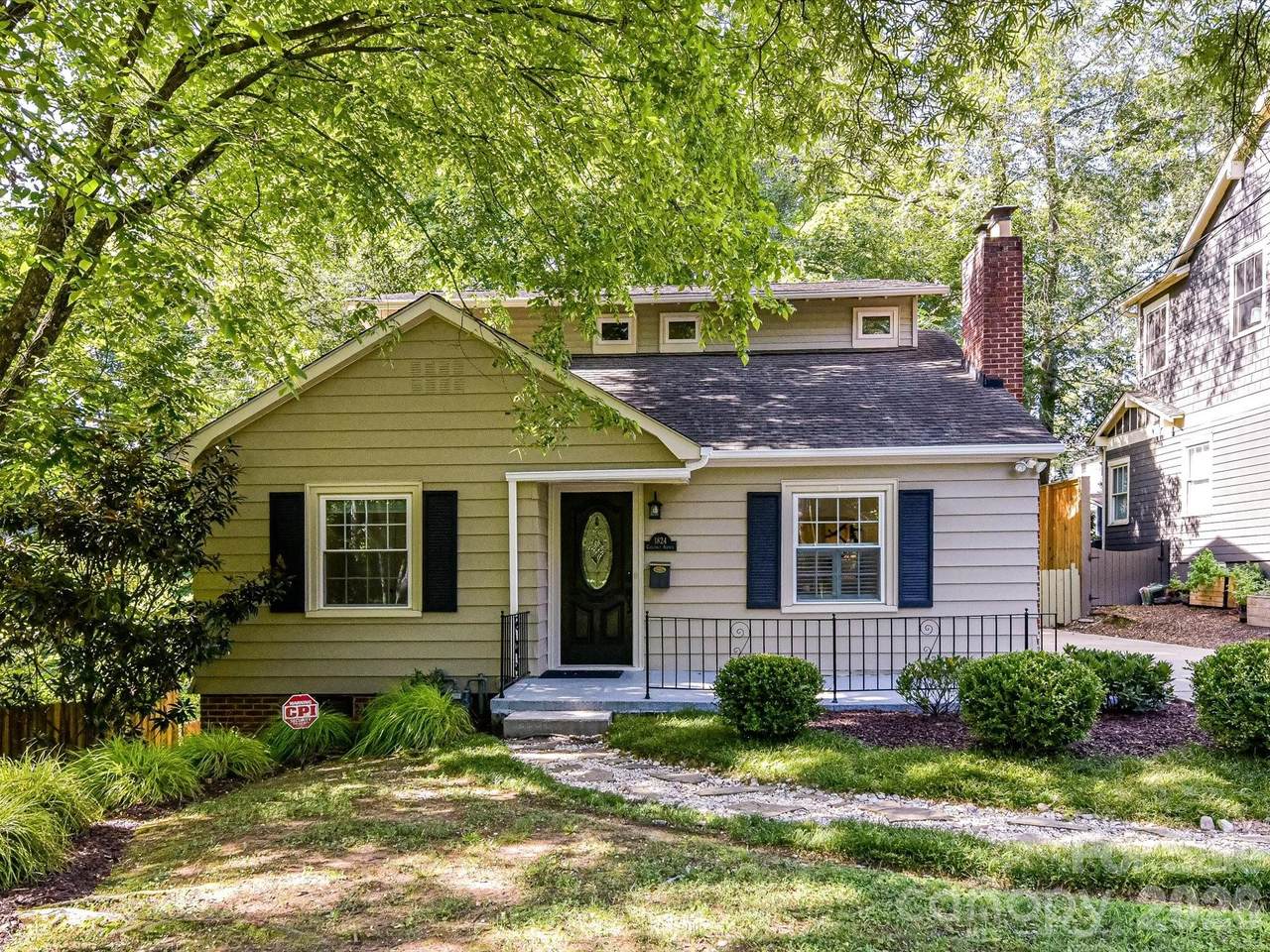 1824 Chestnut Avenue - Photo 1