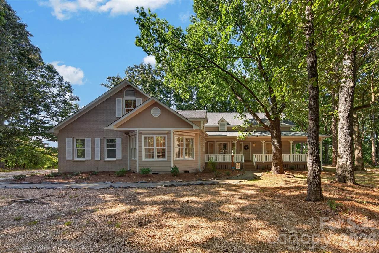 2721 Tara Drive - Photo 1