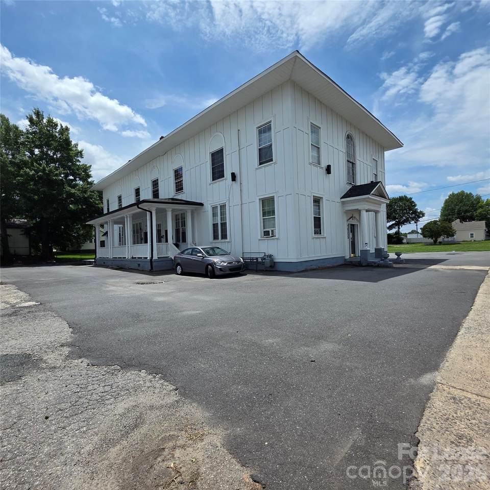1909 Ozark Avenue - Photo 1