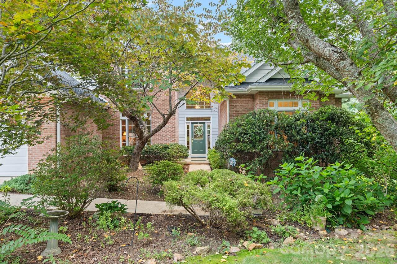 210 Clear Vista Circle - Photo 1