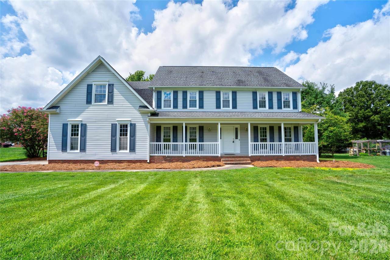 144 Oak Point Drive - Photo 1