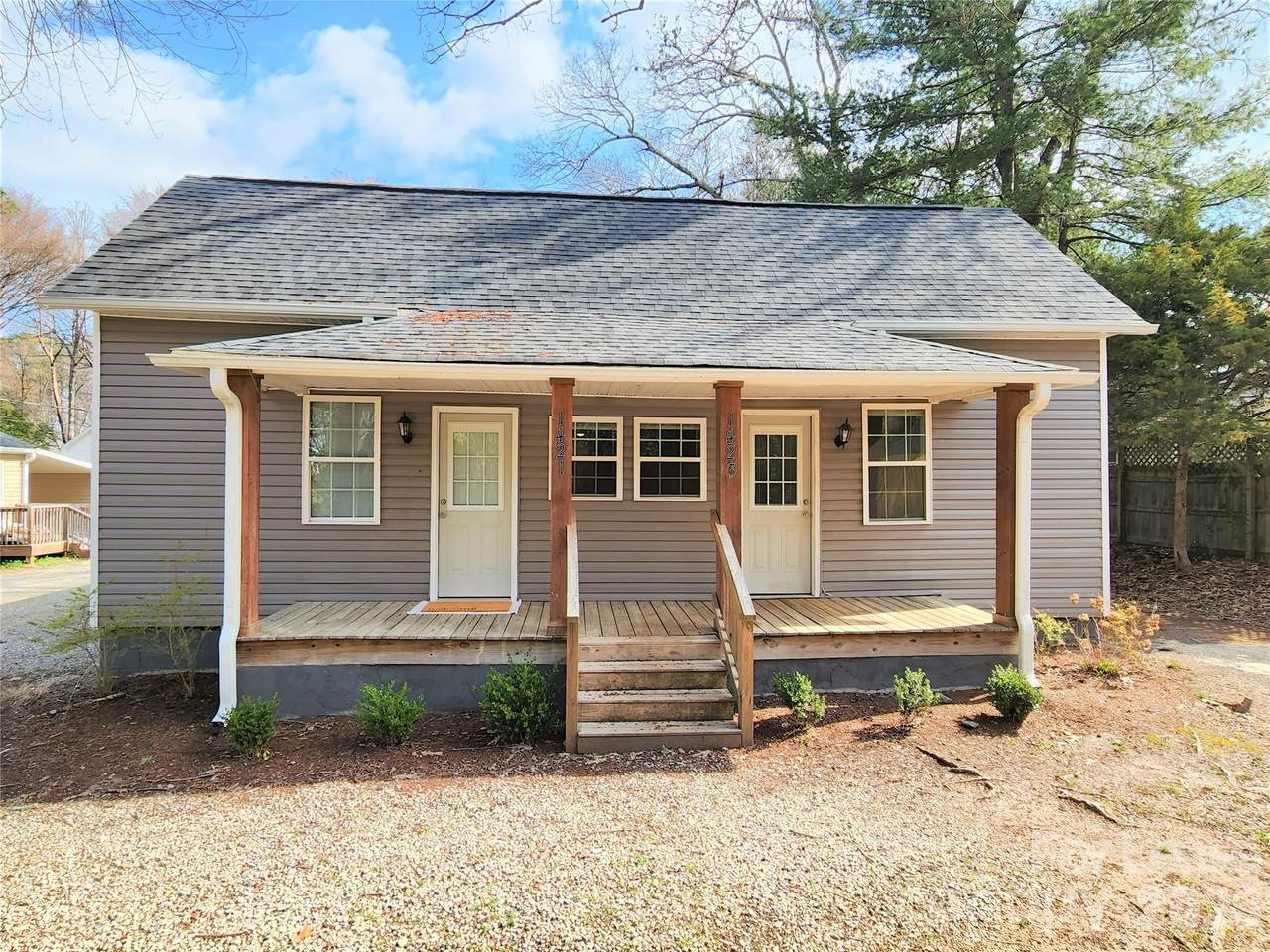 1423 Oakshade Avenue - Photo 1