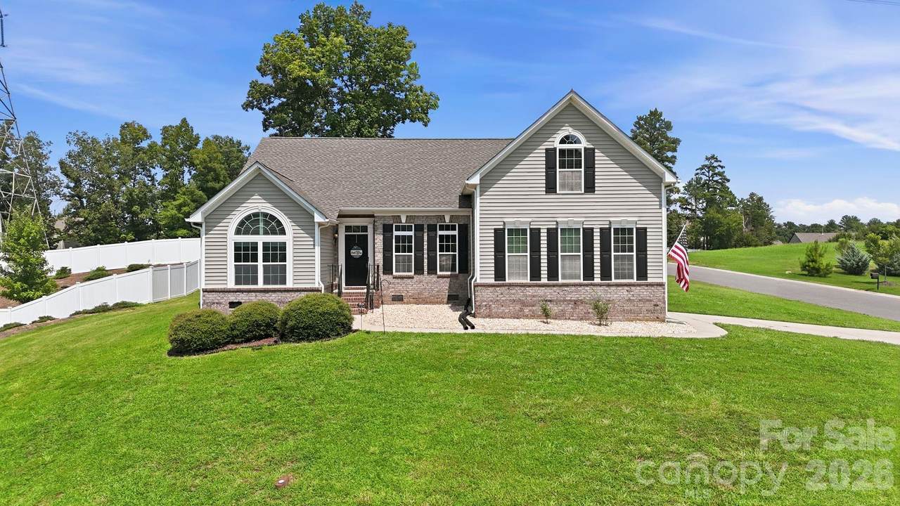 4851 Summerside Drive - Photo 1