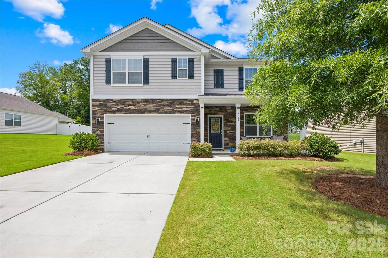 705 Saddlebred Lane - Photo 1