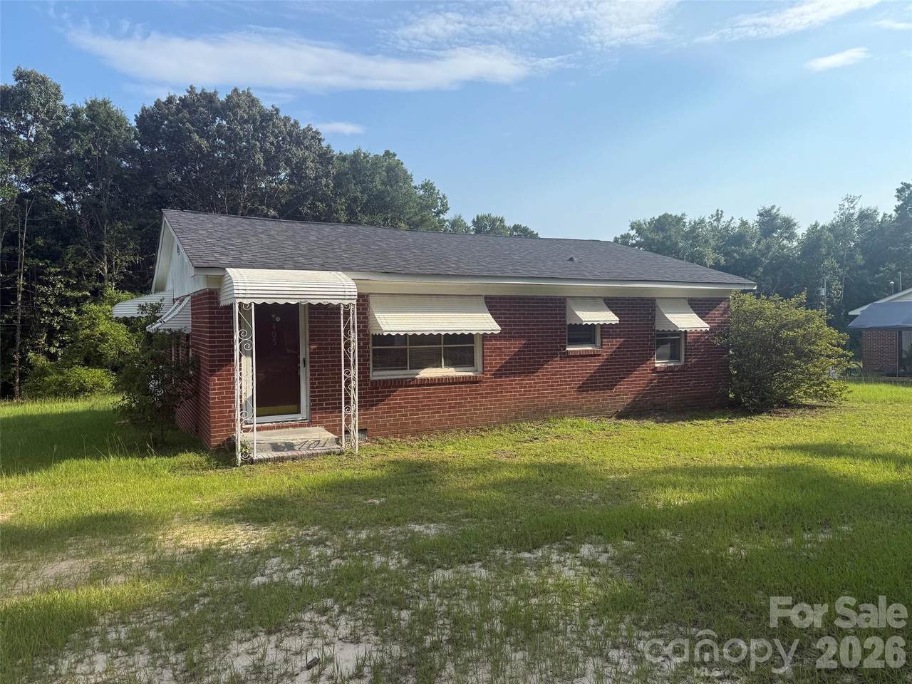 405 Woodland Drive - Photo 1