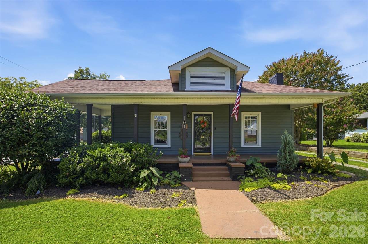 101 Sunset Drive - Photo 1