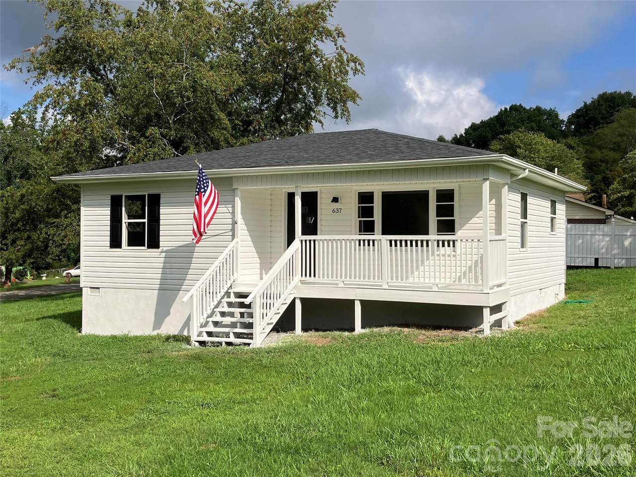 640 Hawthorne Street - Photo 1