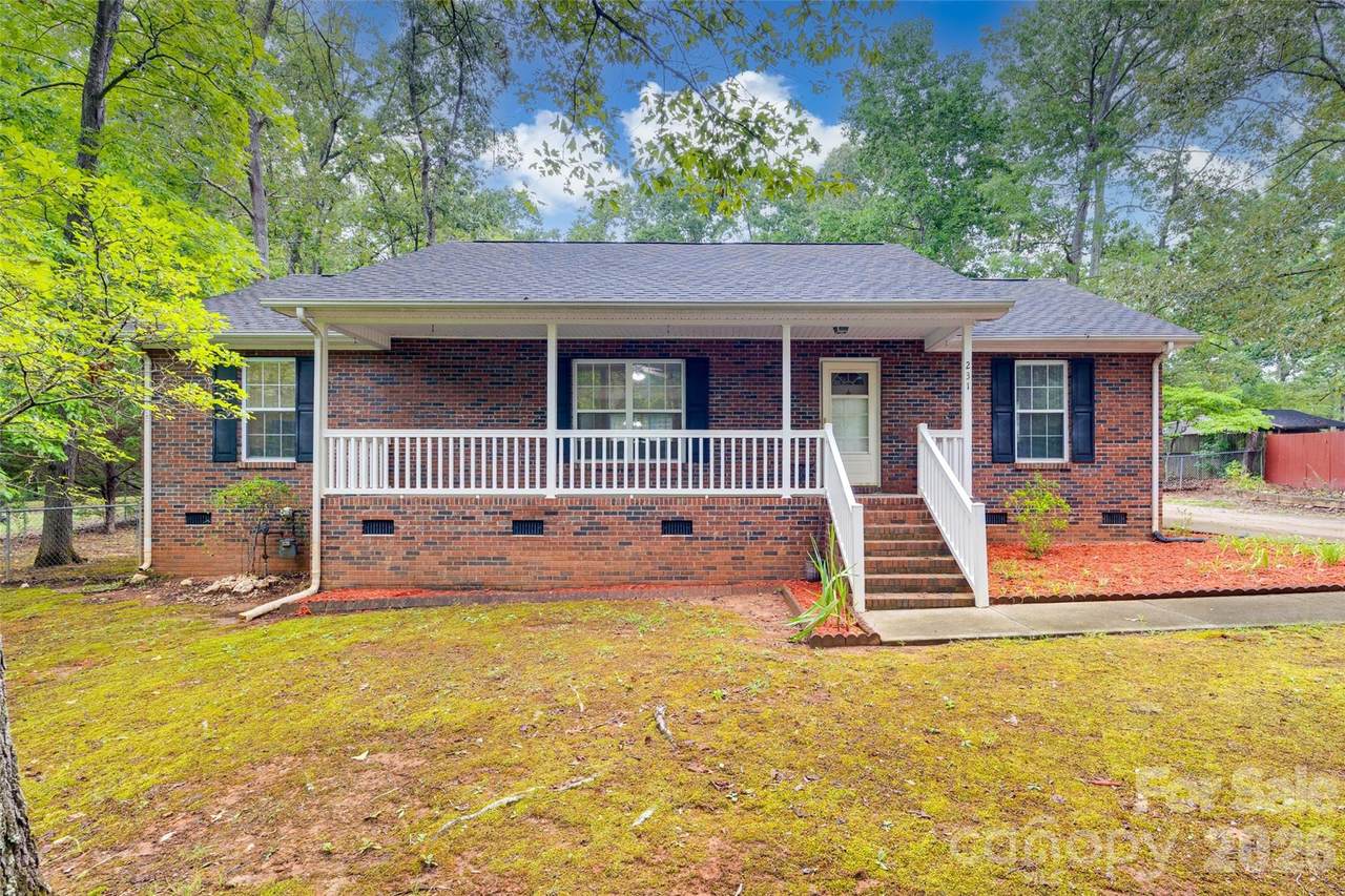 231 Roberts Avenue - Photo 1