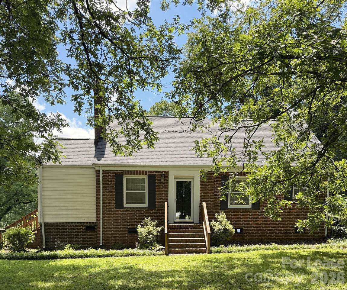 1901 Armstrong Park Drive - Photo 1