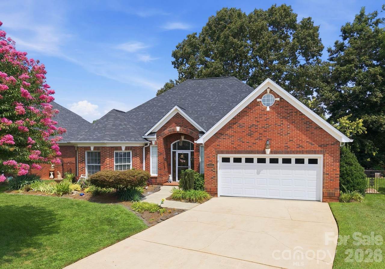 1511 Elkhart Circle - Photo 1