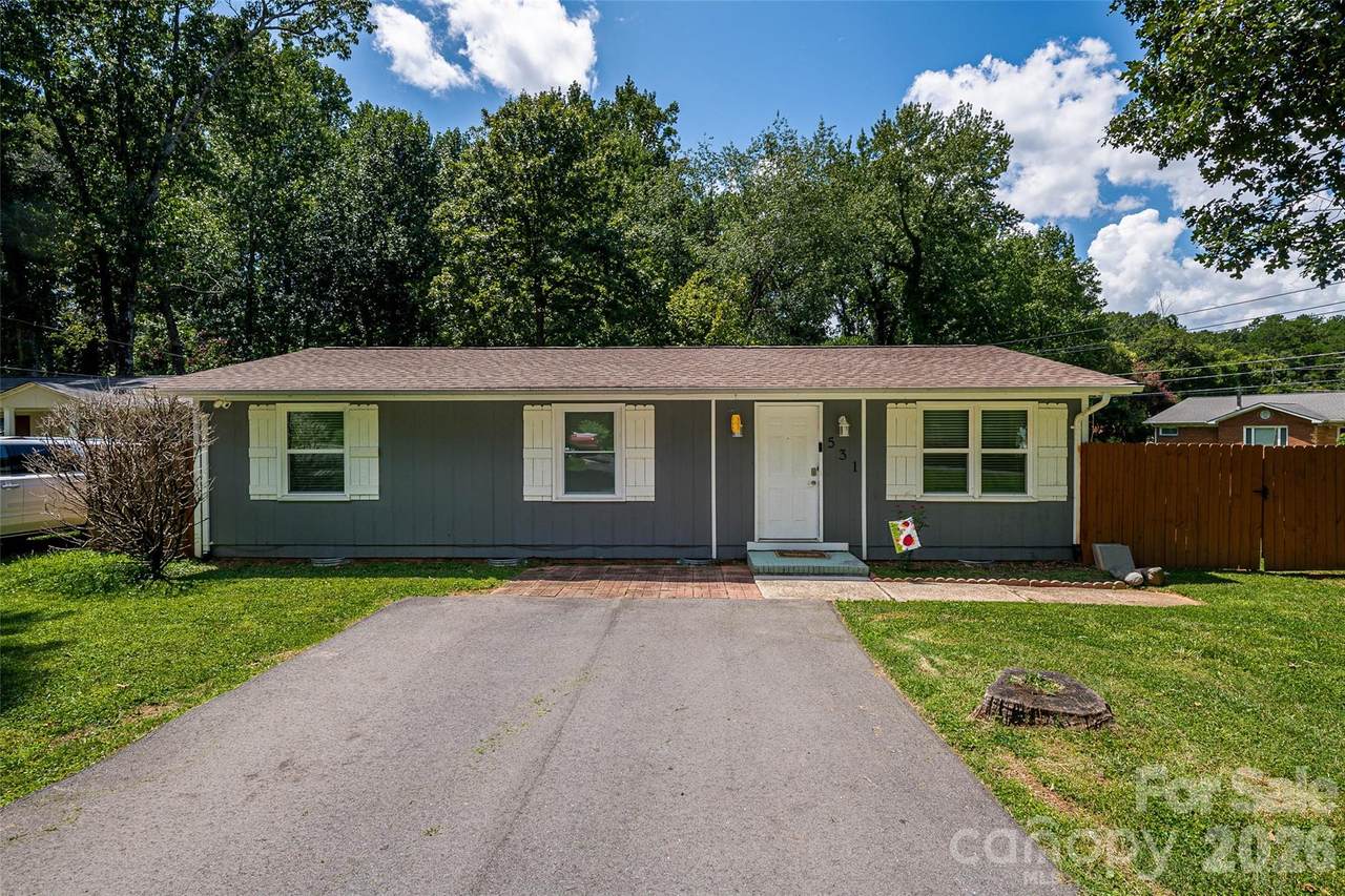 531 Stilwell Oaks Circle - Photo 1
