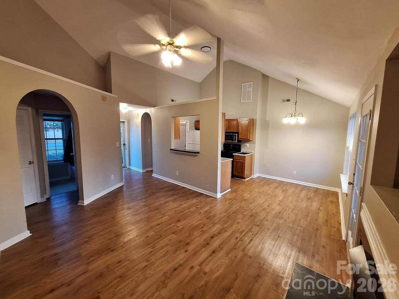 https://bt-photos.global.ssl.fastly.net/cmls/1280_boomver_1_4413729-1.jpg