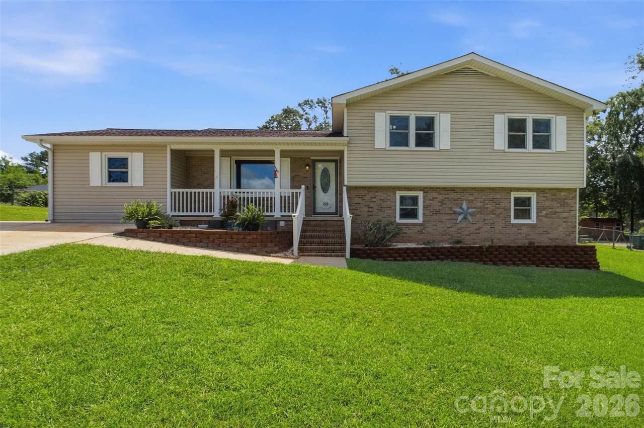 220 Hunstanton Drive - Photo 1