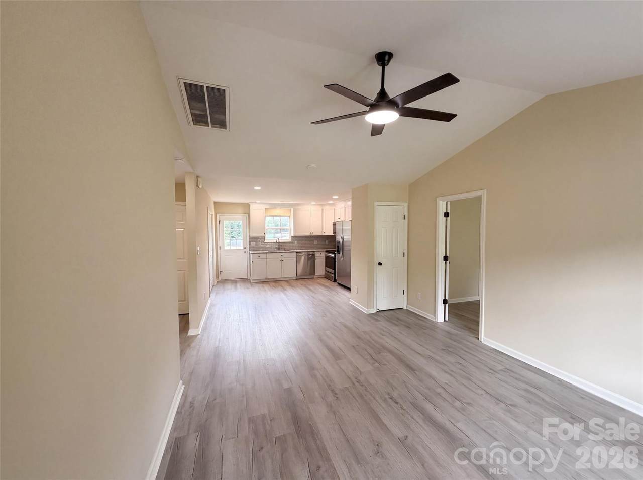 https://bt-photos.global.ssl.fastly.net/cmls/1280_boomver_1_4413816-1.jpg