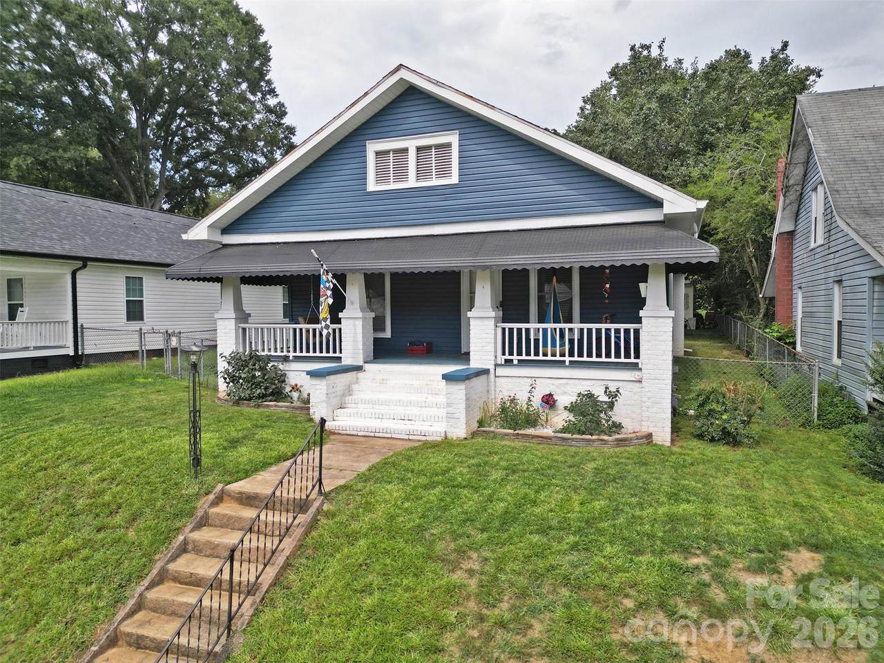 702 5th Street - Photo 1